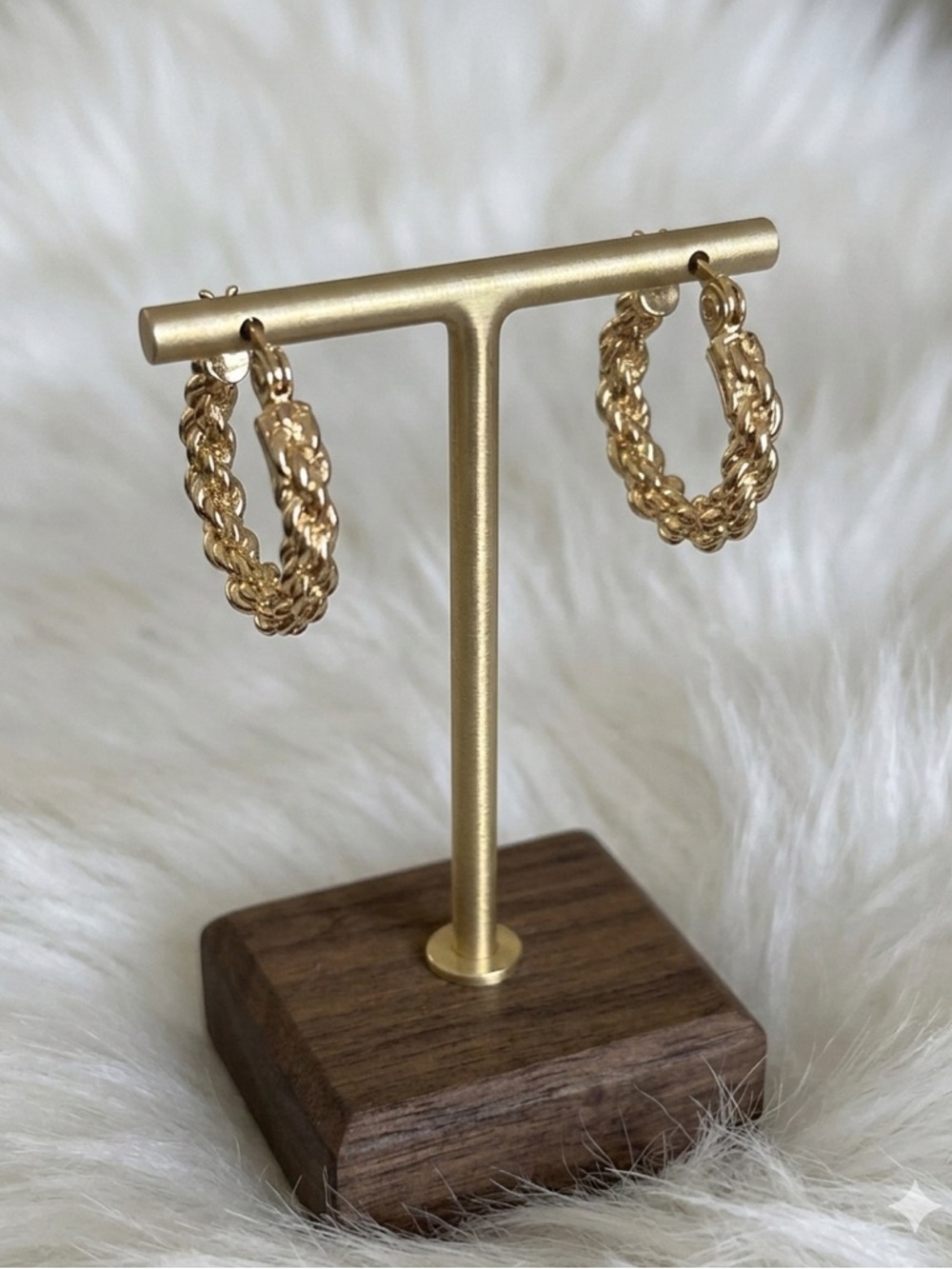 Monet Gold Tone Clip Hoop Earrings Textured Chain Link Vintage Signed